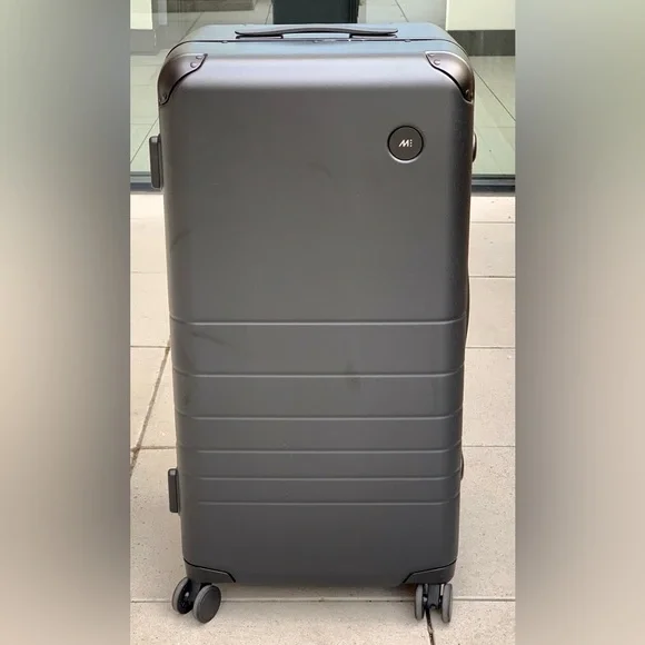New Hybrid suitcase-trunk w/ telescopic handle, TSA locks & smooth wheel… - Picture 3 of 15